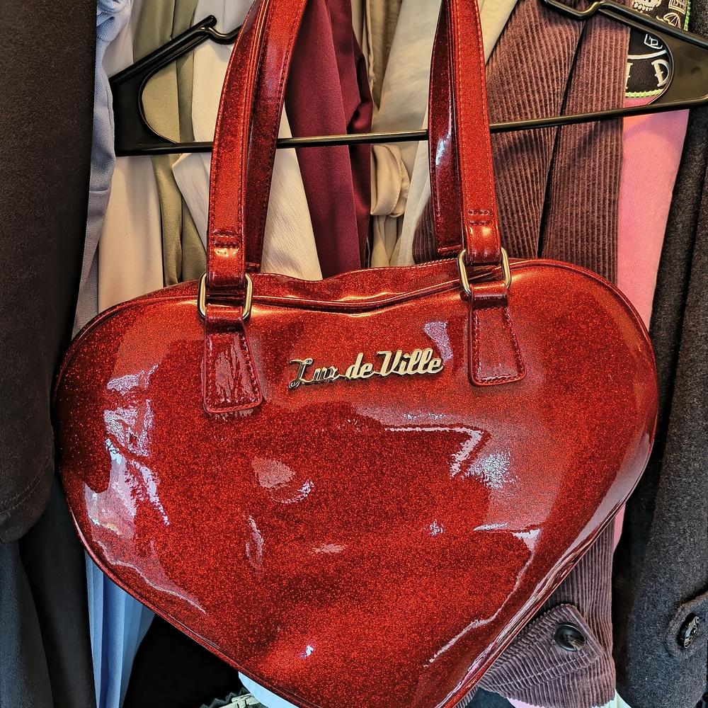 Lux de Ville Shimmering Red Heart Shoulder Bag